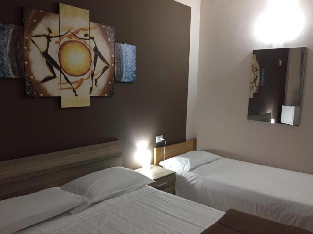 Ded 2 Only Sleep Bagno Privato Apartment ปาร์มา ภายนอก รูปภาพ